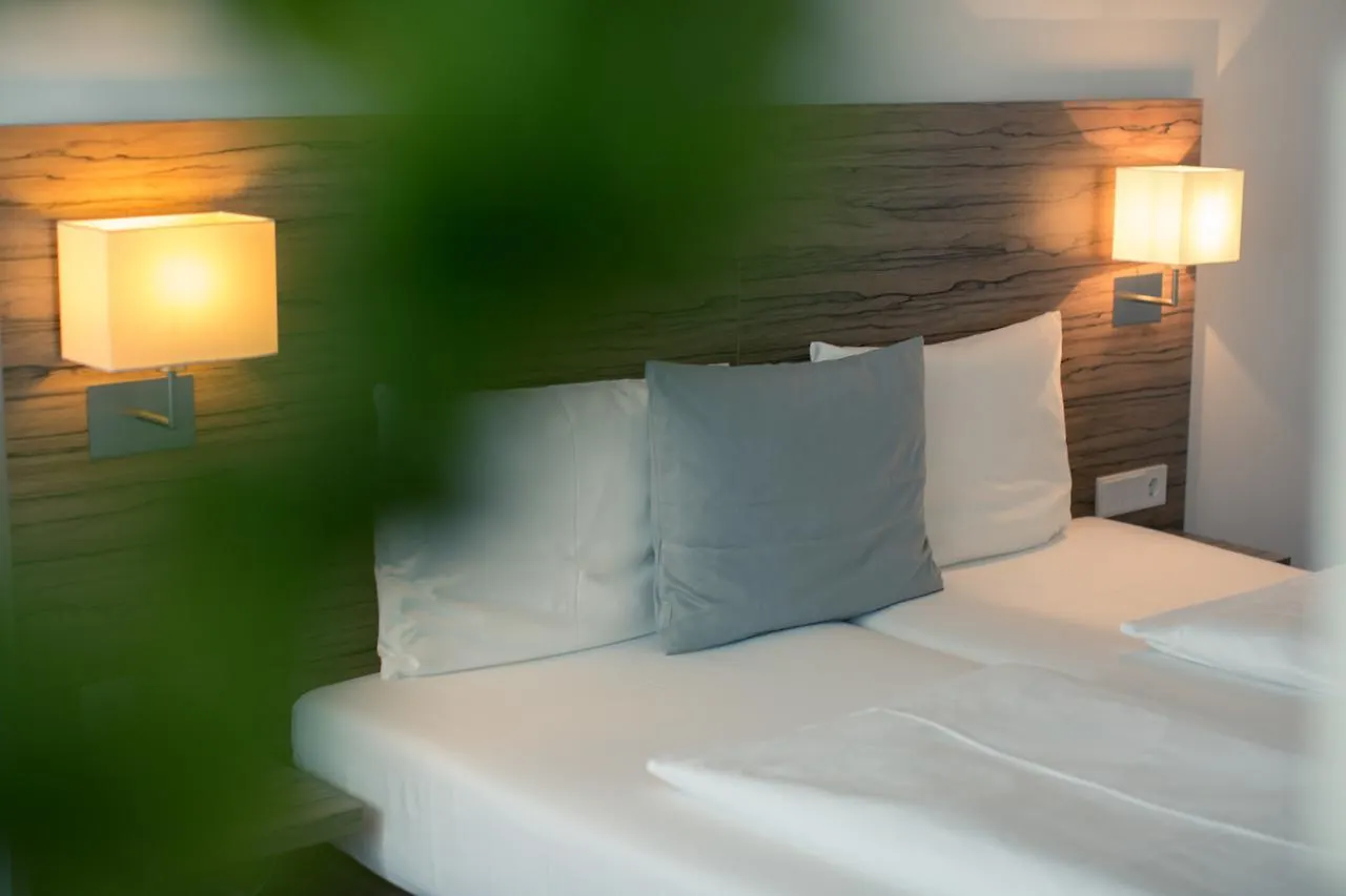 Hotel Wetterstein Munich 3*,